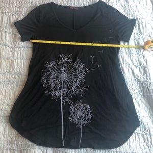 Flowy dandelion print tee Mezzanine from Modcloth